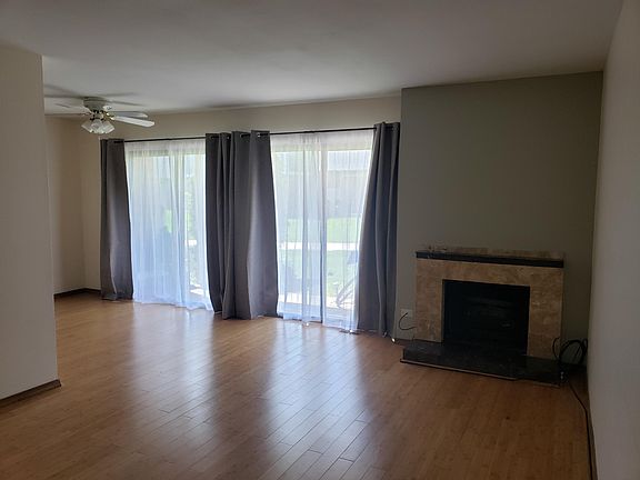 Living/dinning room area