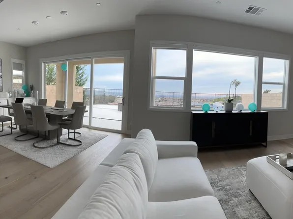 533 Serrano Summit Dr, Lake Forest, CA 92630