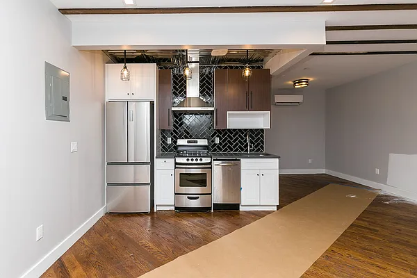 Rented by Nooklyn NYC LLC | media 23