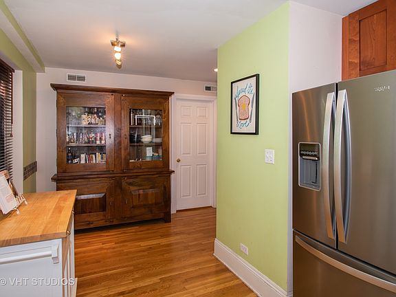 4th image of 1353 W Fargo Ave APT 1W