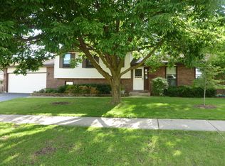 736 Ute Ln, Carol Stream, IL 60188