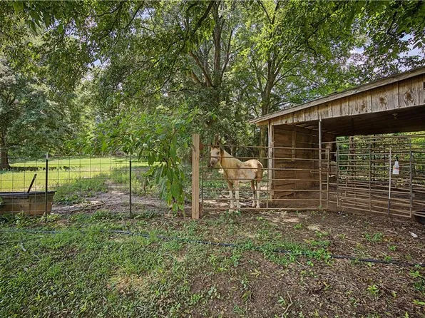151 Ginn St, Carnesville, GA 30521
