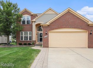 19129 Pembridge St, Macomb, MI 48042