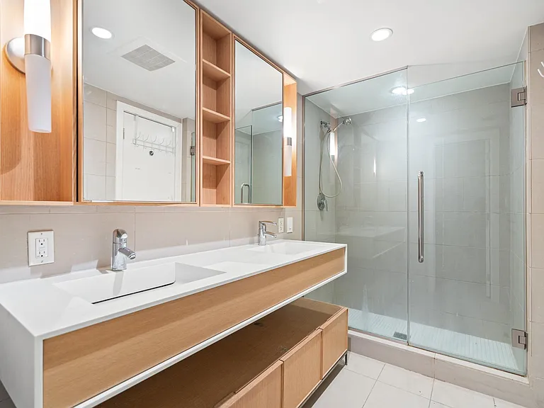 1515 15th St NW #201 — Photo 25