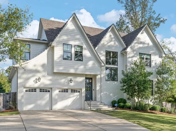 523 Eastwood Pl, Vestavia Hills, AL 35216