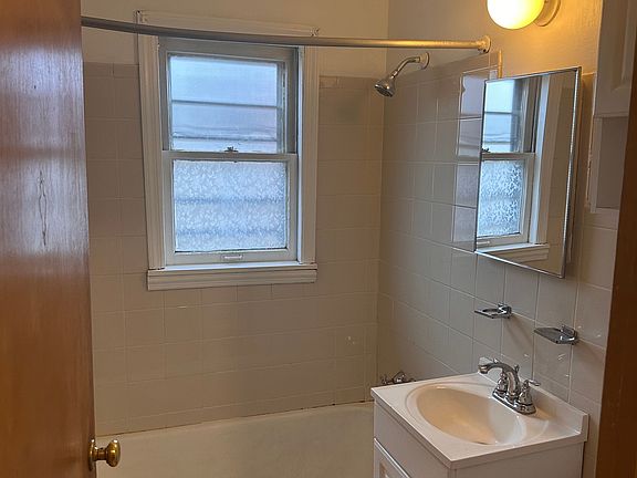 3rd image of 2645 E 165th St