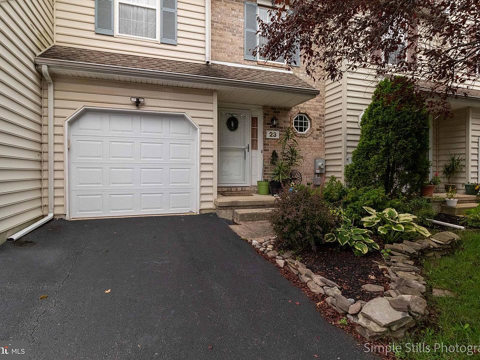 1st image of 23 Village Ct