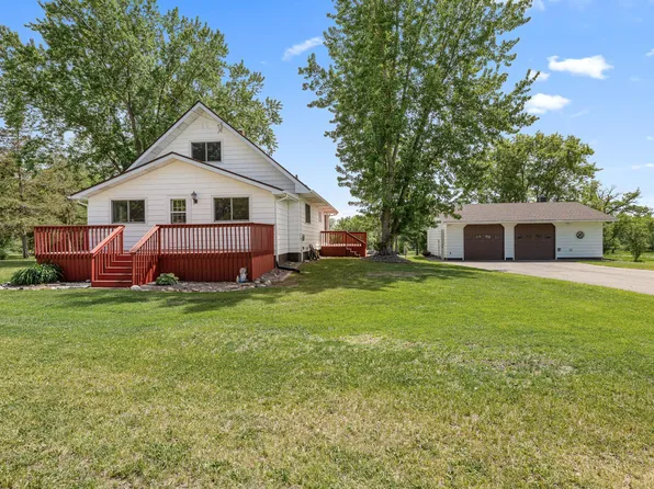 124 E 6th St, Randall, MN 56475