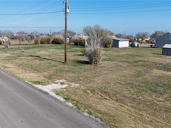 3rd image of 628 3rd St