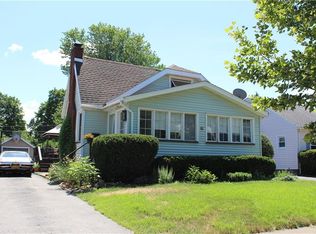 61 Pomona Dr, Rochester, NY 14616