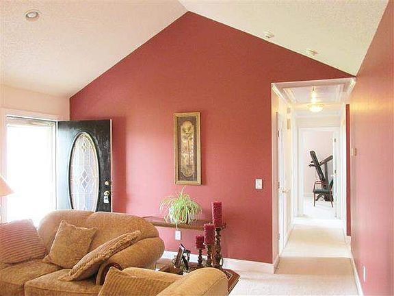 3rd image of 118 Dark Wood Ct