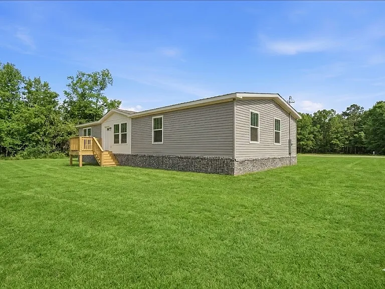 51 Drummond Dr SW — Photo 3