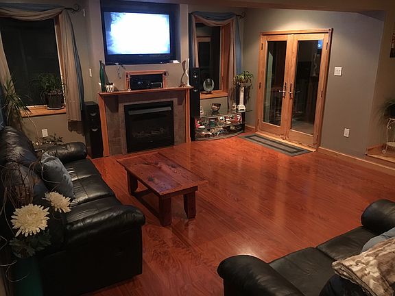 Living Room Open to Deck