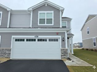 458 Hathaway Ln, Oswego, IL 60543