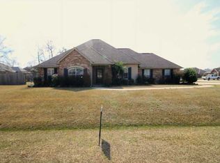 116 Churchill Dr, Madisonville, LA 70447