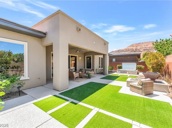 9988 Regency Square Ave, Spring Valley, NV 89148