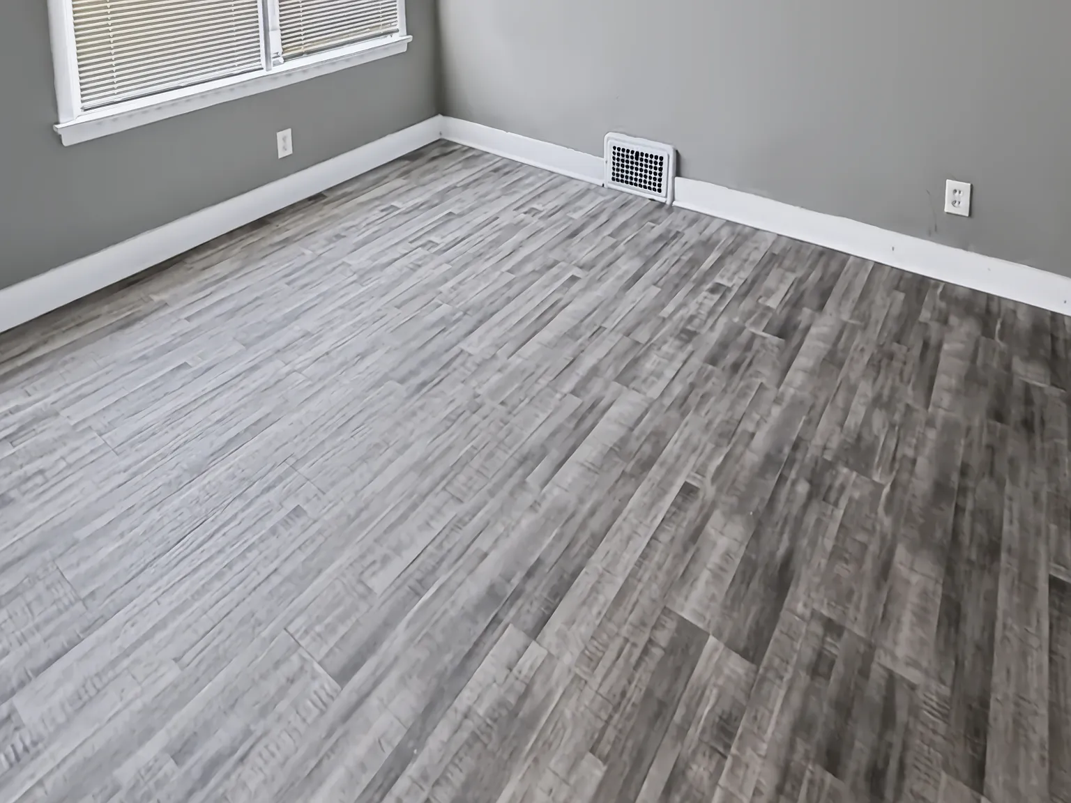 2 bed, 973 sqft, $1,050 — Photo 4