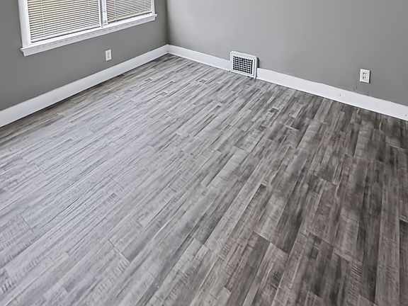 4th image of 7901 Dorver Ave #Up