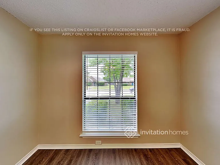 2306 Lakeshore Ln — Photo 4