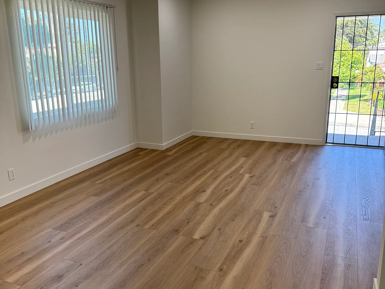 1 bed, 1000 sqft, $2,100 — Photo 1