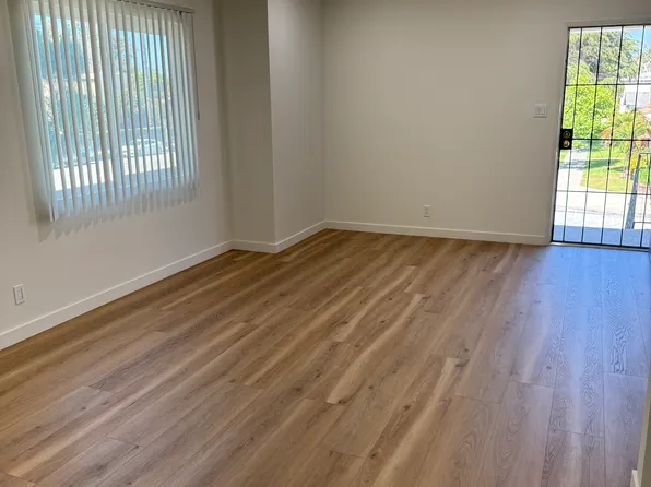 12562 Washington Pl, Los Angeles, CA 90066