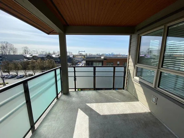 1679 Lloyd Ave #509, North Vancouver, BC V7P 0A9