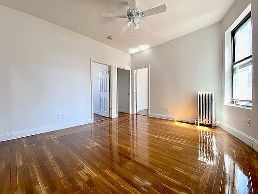 2nd image of 40 W 127th St #Twenty2