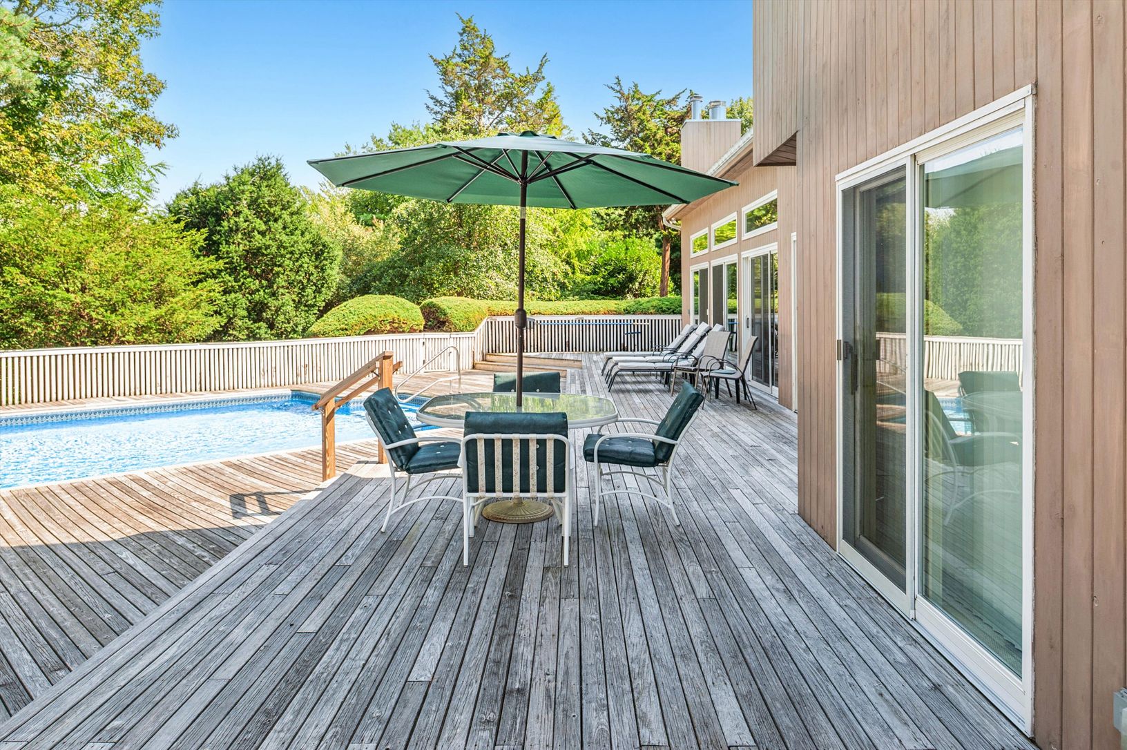  41 Sunset Ave, East Quogue