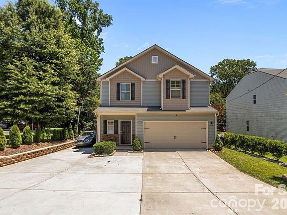 2nd image of 822 Lakehill Rd