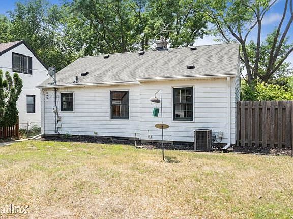 5th image of 6801R Grand Ave S