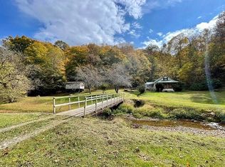 1810 Grannies Crk, Newton, WV 25266