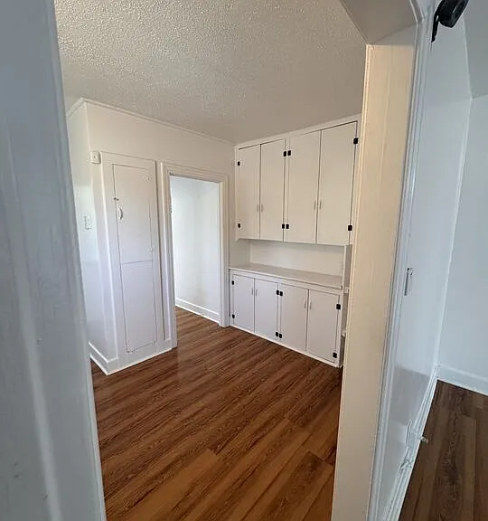 1650 S Rimpau Blvd — Photo 5