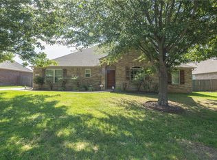 3561 W Providence Dr, Fayetteville, AR 72704