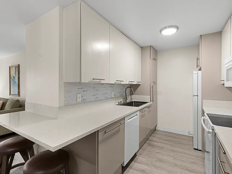 8338 Regents Rd #2O — Photo 13