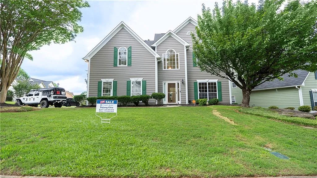 4 bed, 2.5 bath, 2288 sqft, $2,600 — Photo 2