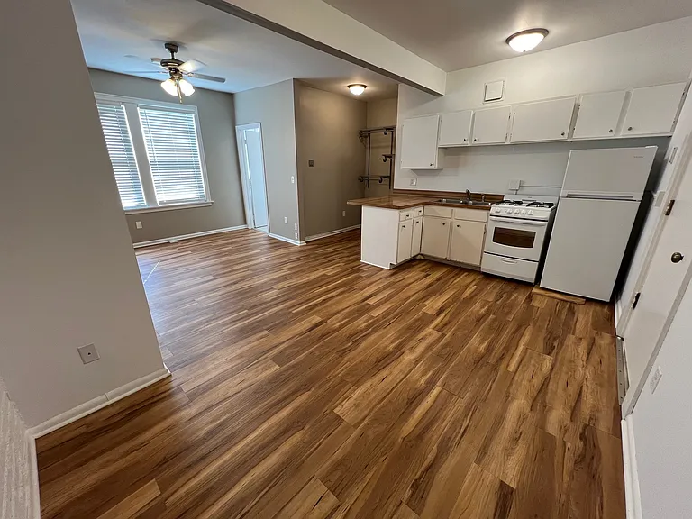 Stevens Square Apartments — Photo 20
