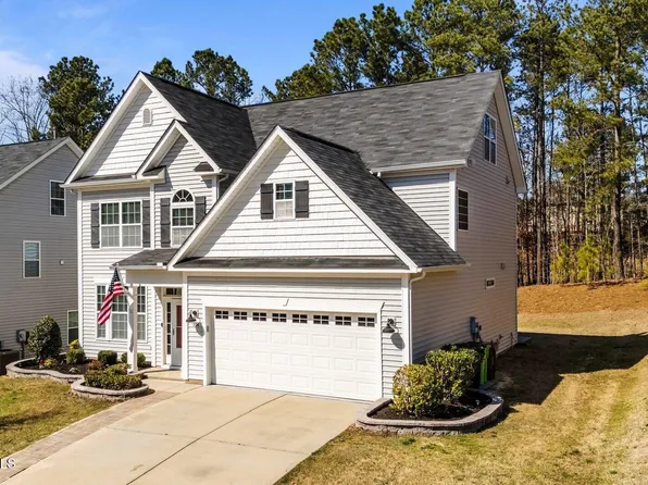 104 Vinewood Pl, Holly Springs, NC 27540