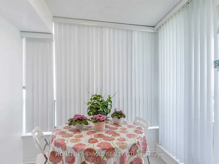 12 Laurelcrest St #902 — Photo 14
