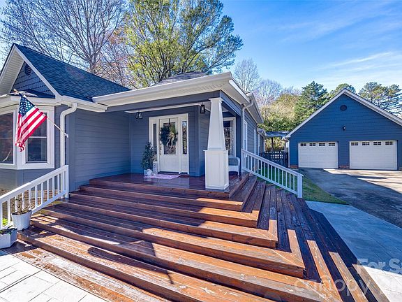 2nd image of 2915 Timber Ridge Ln