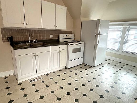 5th image of 3725 Baltimore Ave APT 3