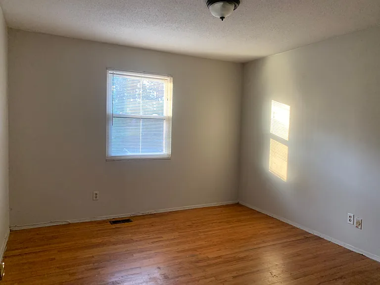 Upstairs Bedroom 1