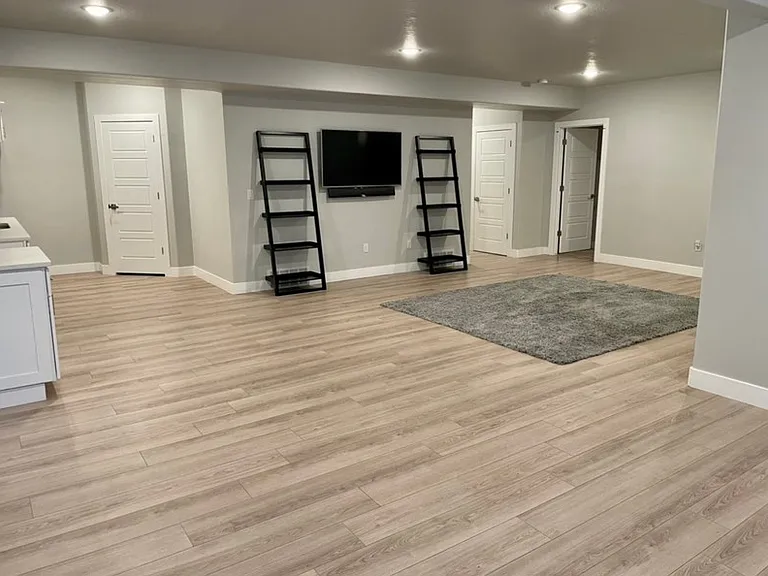 161 E 580 N — Photo 11