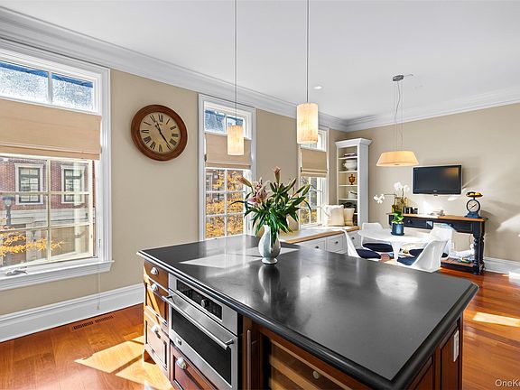 2nd image of 12 Rivers Edge Drive