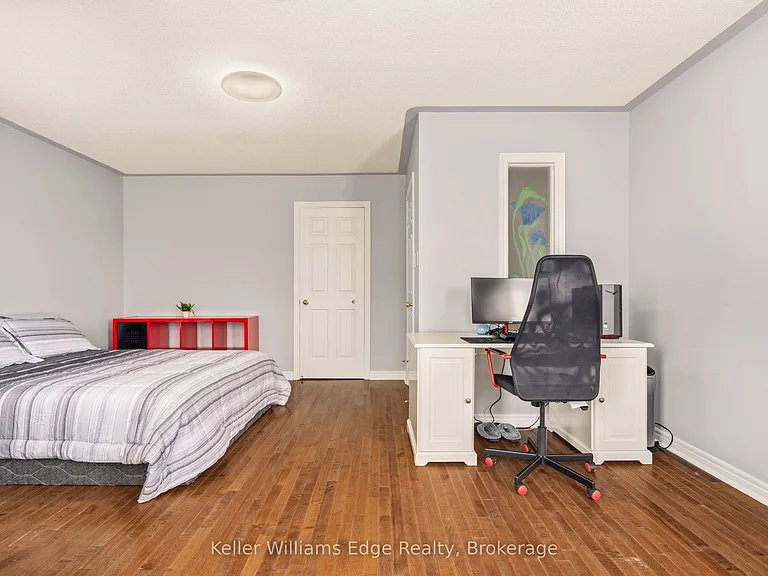 6760 Dillingwood Dr — Photo 25