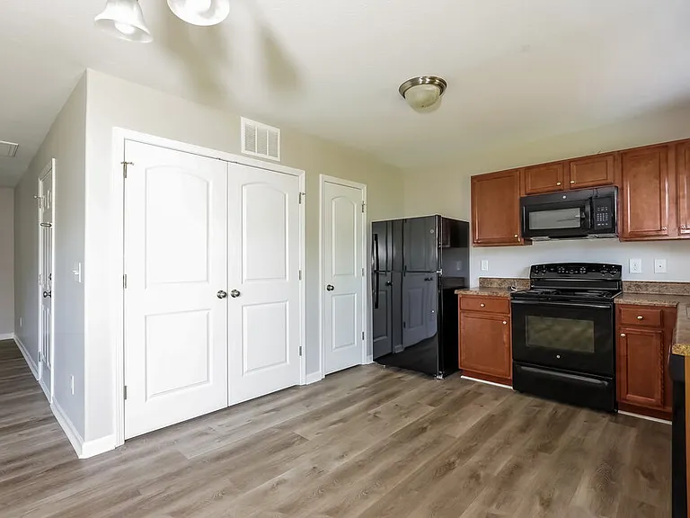 2728 Maybrook Crossing Dr — Photo 10
