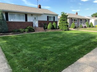 30007 Forest Grove Rd, Willowick, OH 44095