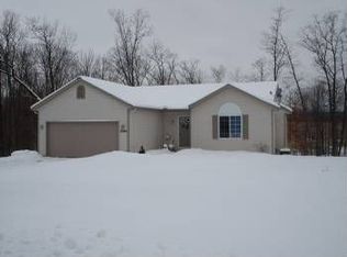 8989 Maple Ridge Dr, Howard City, MI 49329