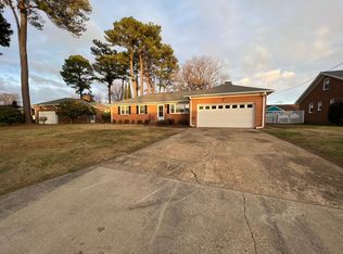 1032 Hillview Blvd, Virginia Beach, VA 23464