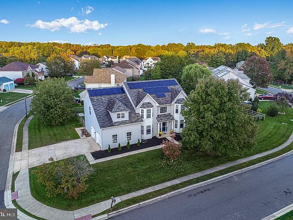 2nd image of 10 E Moyer Dr