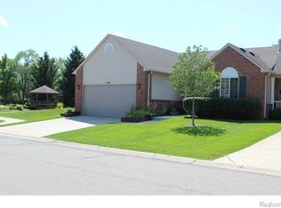 256 Woodfield Square Ln, Brighton, MI